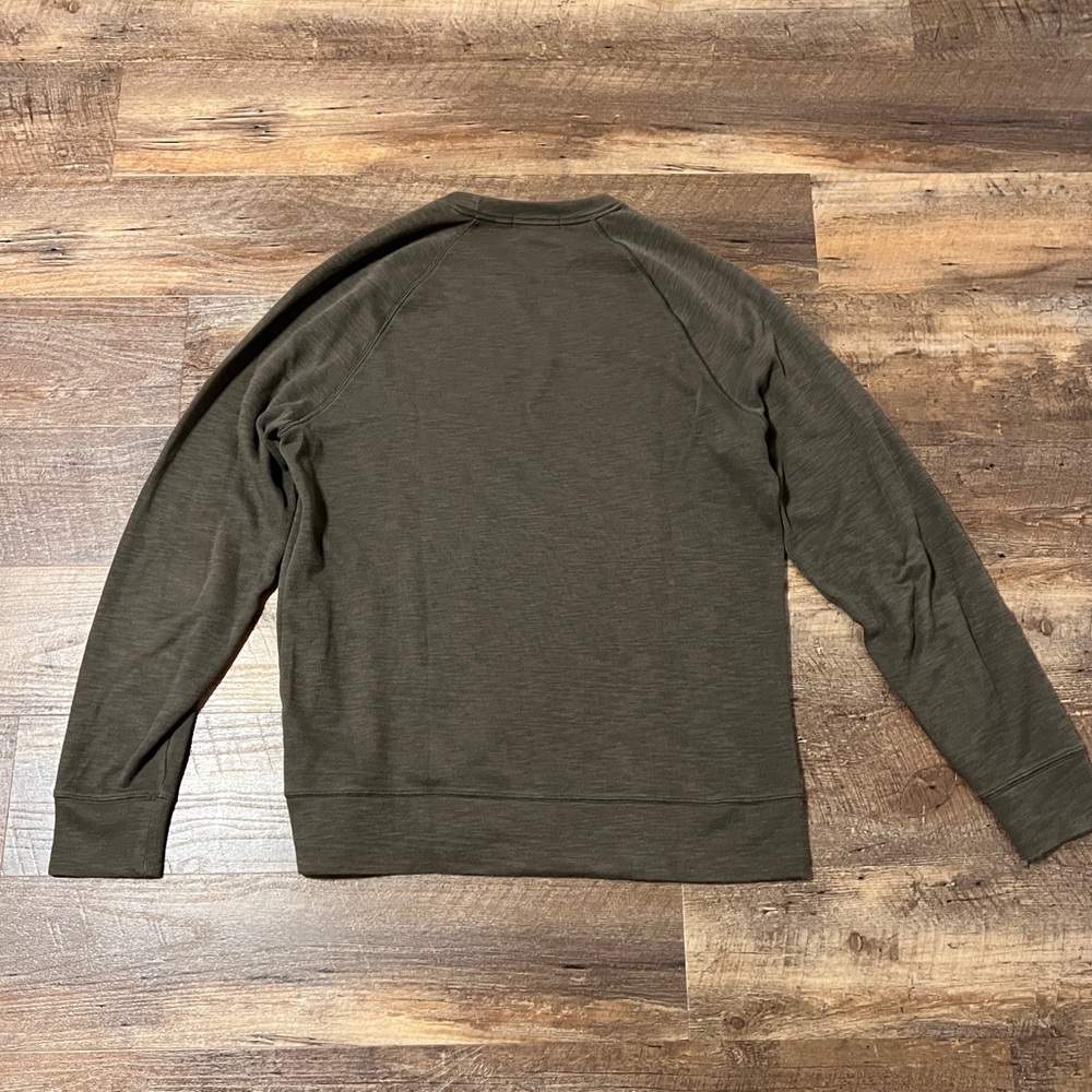 Banana Republic Men's Crewneck Sweaters in Olive and Gray - Picture 3 of 7